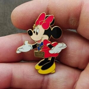 Cute 2001 Vintage Rare Retired Minnie Mouse Trading Starter Set Gold Tone Pin